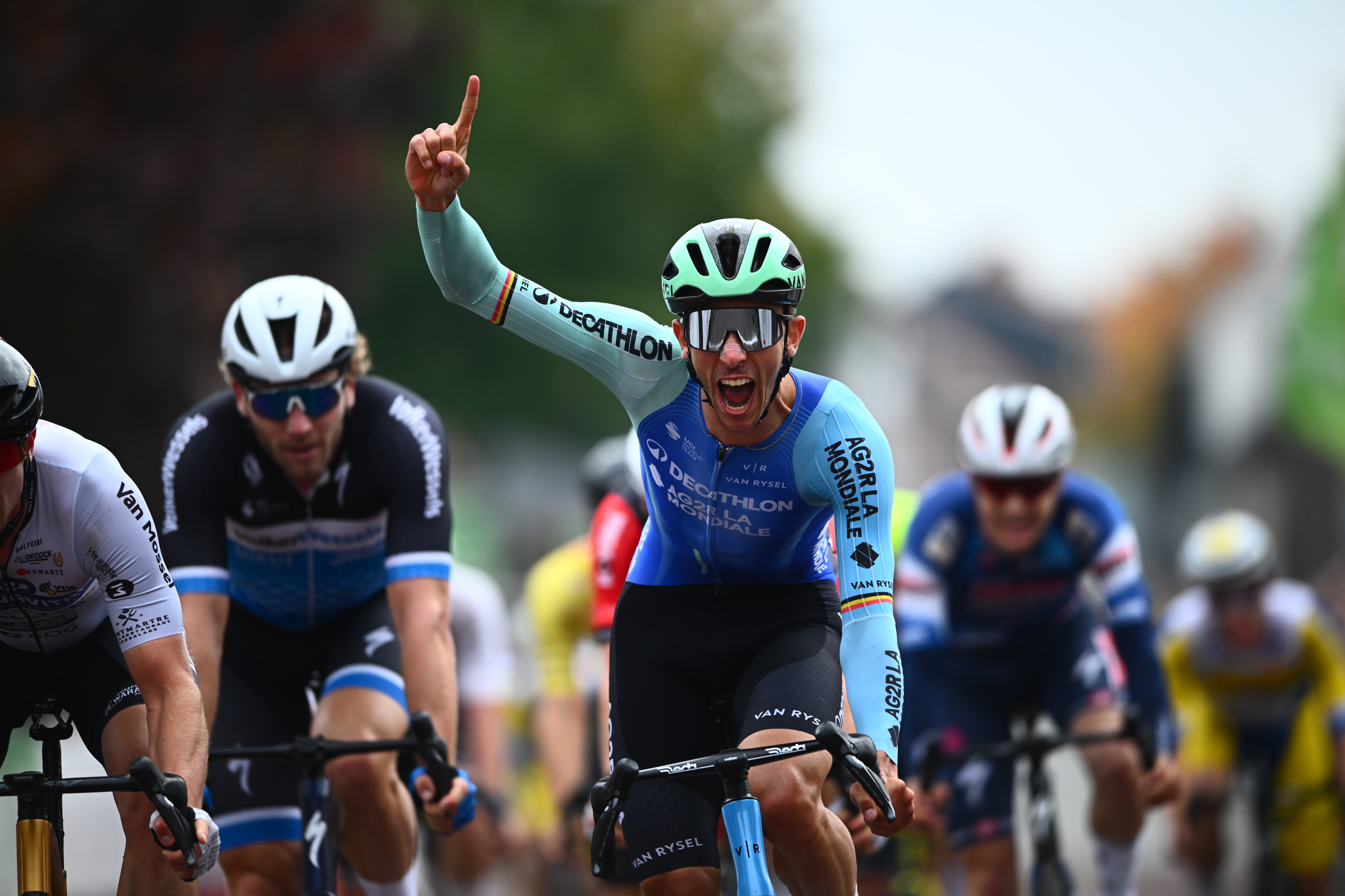 Dries De Bondt wint de Nationale Sluitingsprijs na razendspannende finale