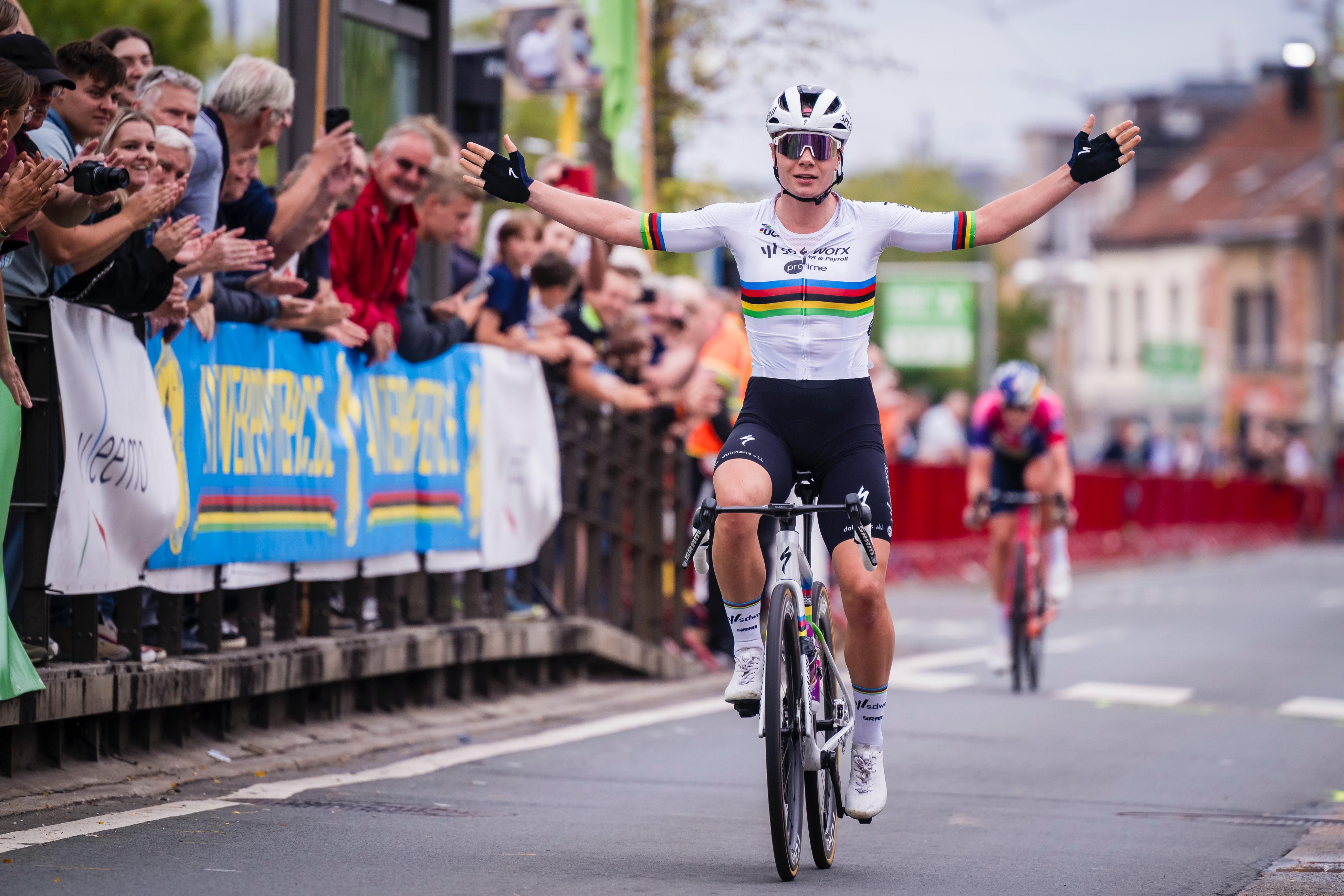 Kopecky kroont zich tot koningin van de MXM Sels Classics
